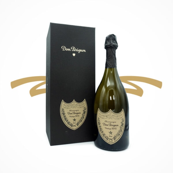 Eleganz und Prestige, Dom Pérignon Vintage 2012 in der Geschenkverpackung. Komplexe Säure trifft auf abgerundete Reife, eine aufregende Zusammenkunft zwei verschiedener Trauben, die gleichzeitig herausfordernd und verführend wirken.